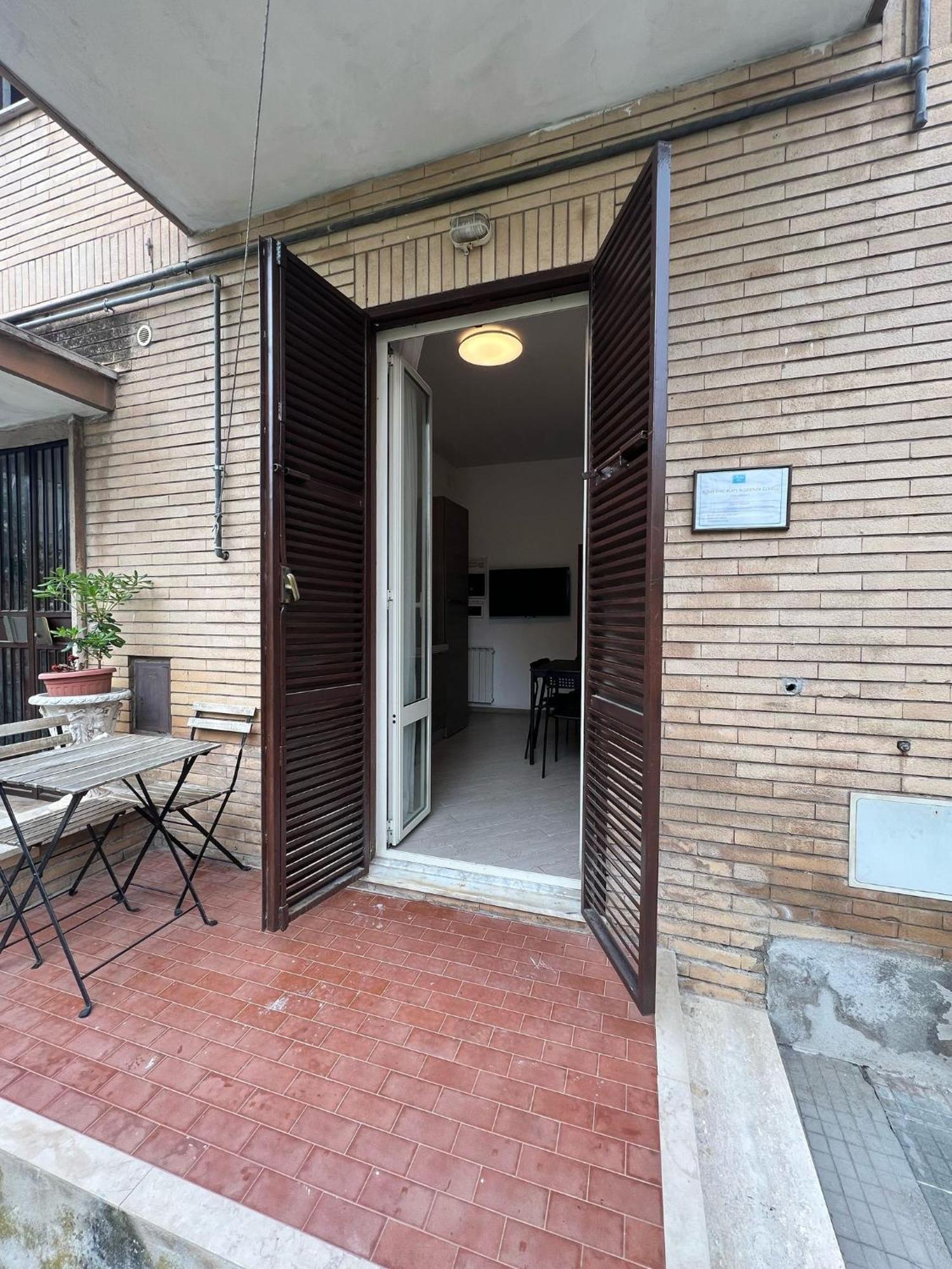 Roma Chic Residenza Gemelli Apartment Bagian luar foto