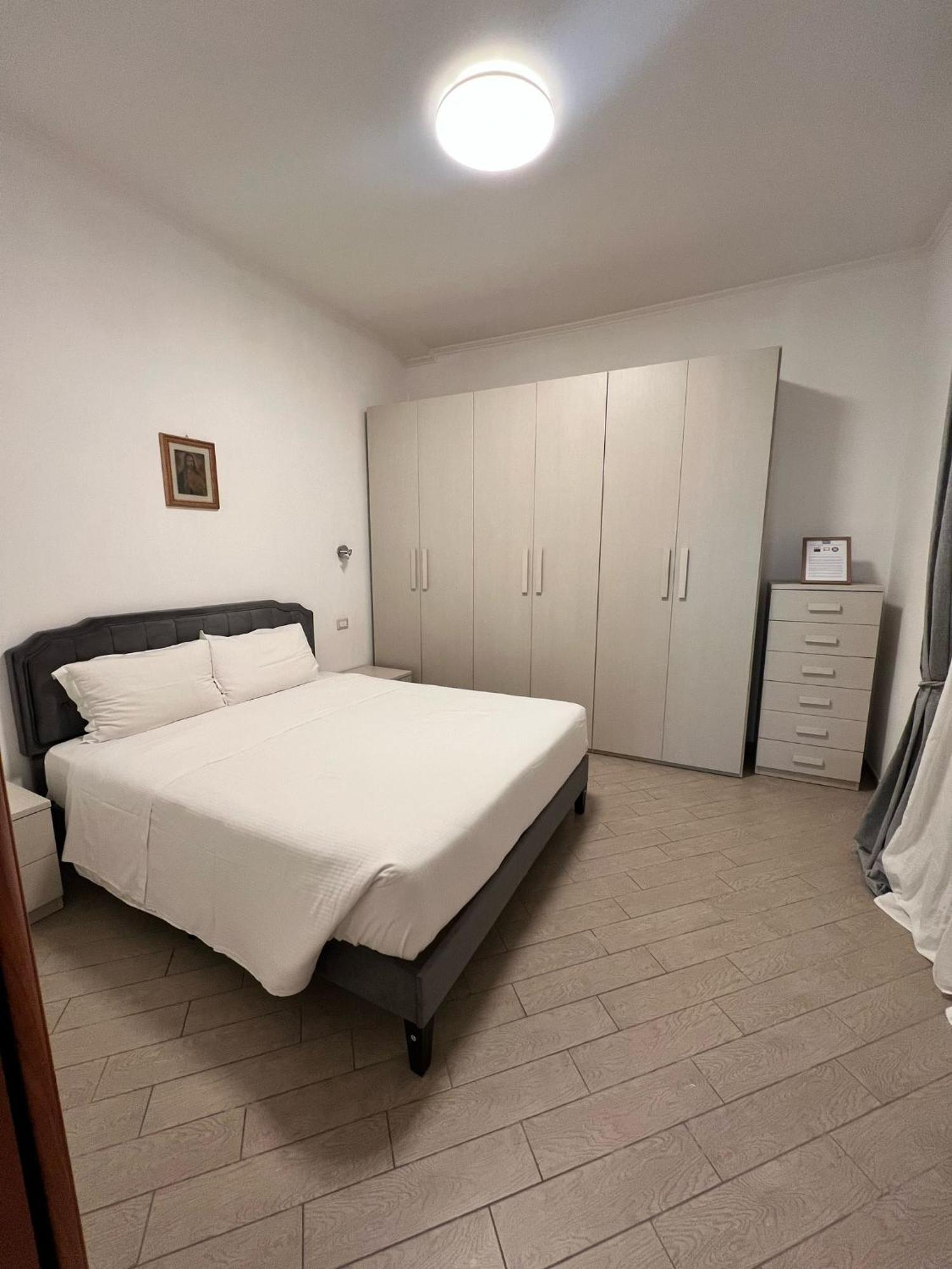 Roma Chic Residenza Gemelli Apartment Bagian luar foto