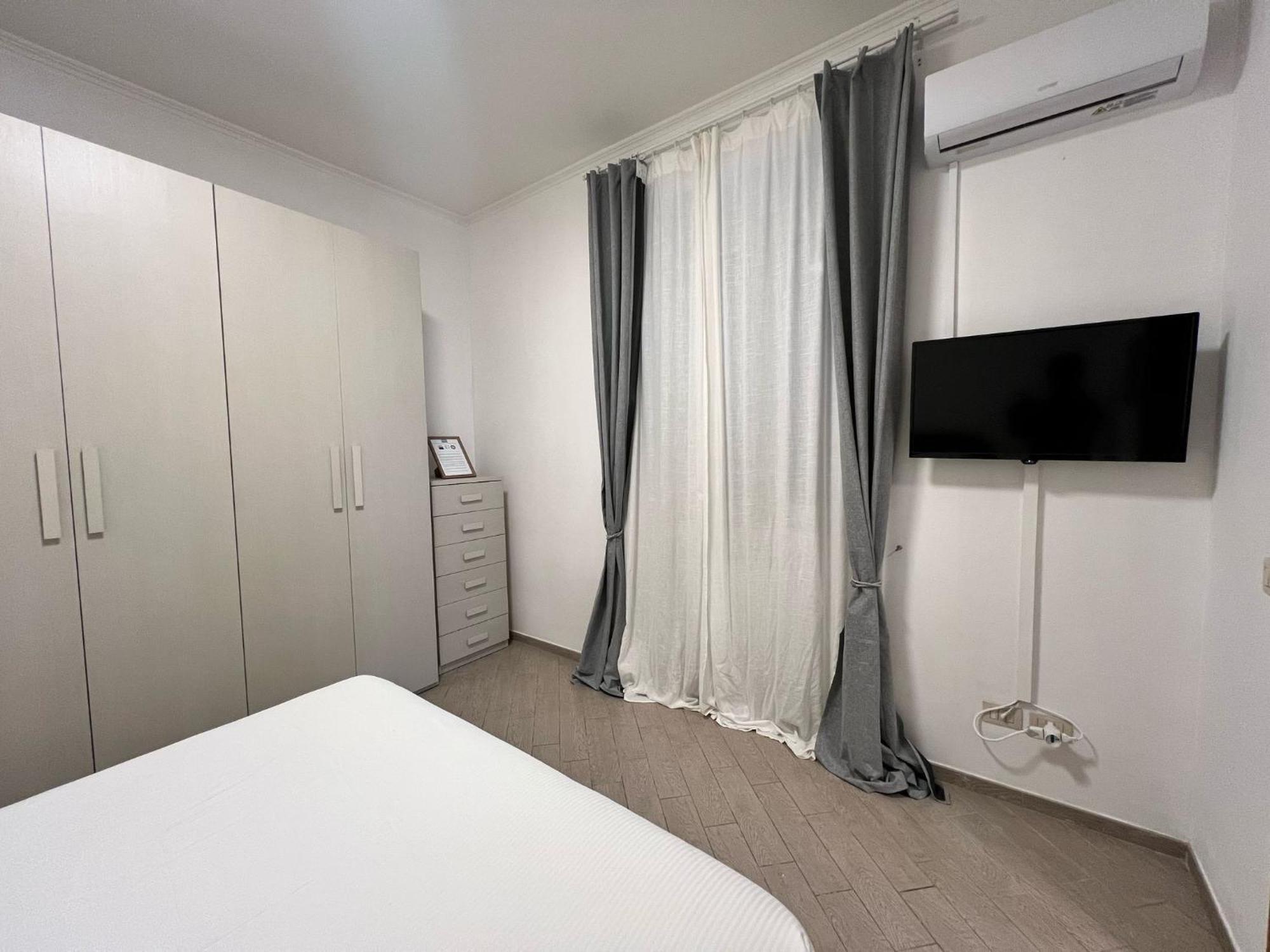 Roma Chic Residenza Gemelli Apartment Bagian luar foto
